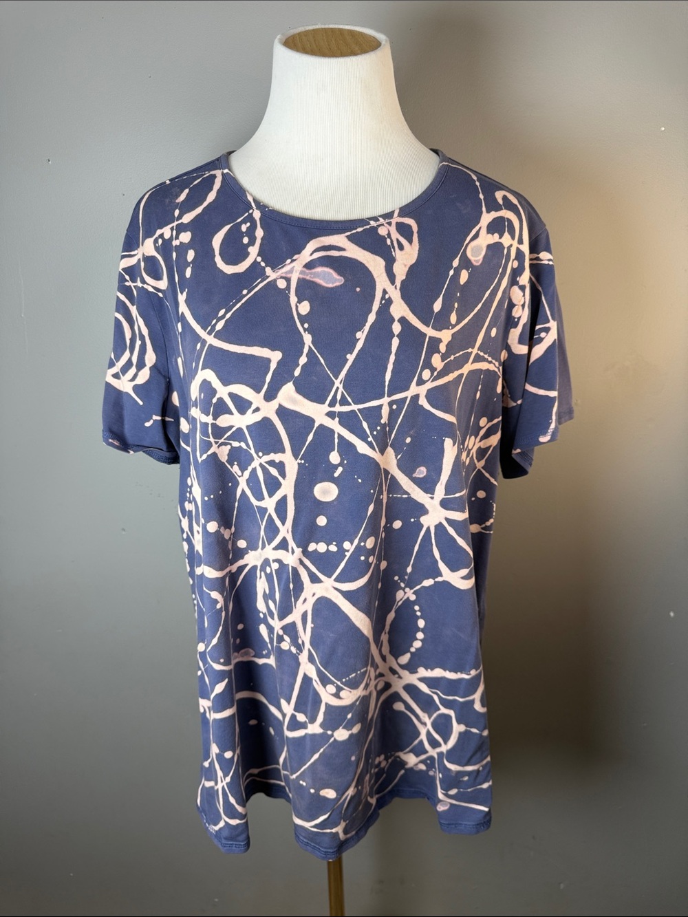 Women's dark periwinkle & Light Pink Abstract Print Tee